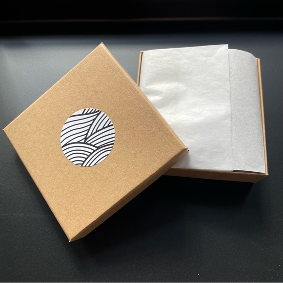 Stella & Dot Gold Gilded Arrow Bracelet - Picture 5 of 5